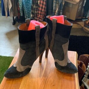 Stylish Nine West Black and Gray Women's Boots